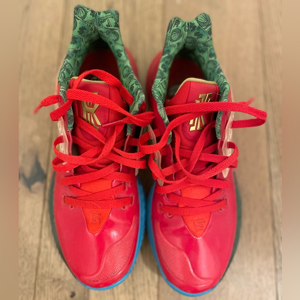 Nike SpongeBob SquarePants x Kyrie Low 2 Mr. Krabs'